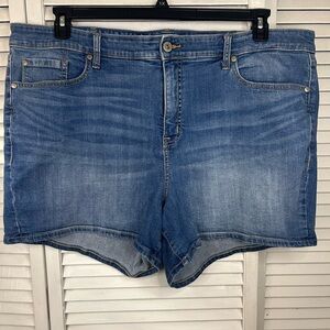 Torrid Women's Denim Jean Shorts Size 24
